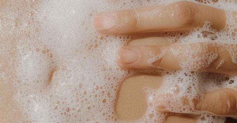 花瓣素材_特效系列写实泡沫在皮肤上起泡图片_193914601